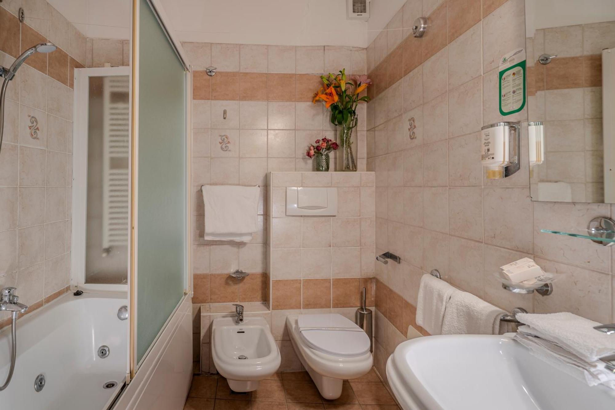 Hotel King Rimini Kültér fotó