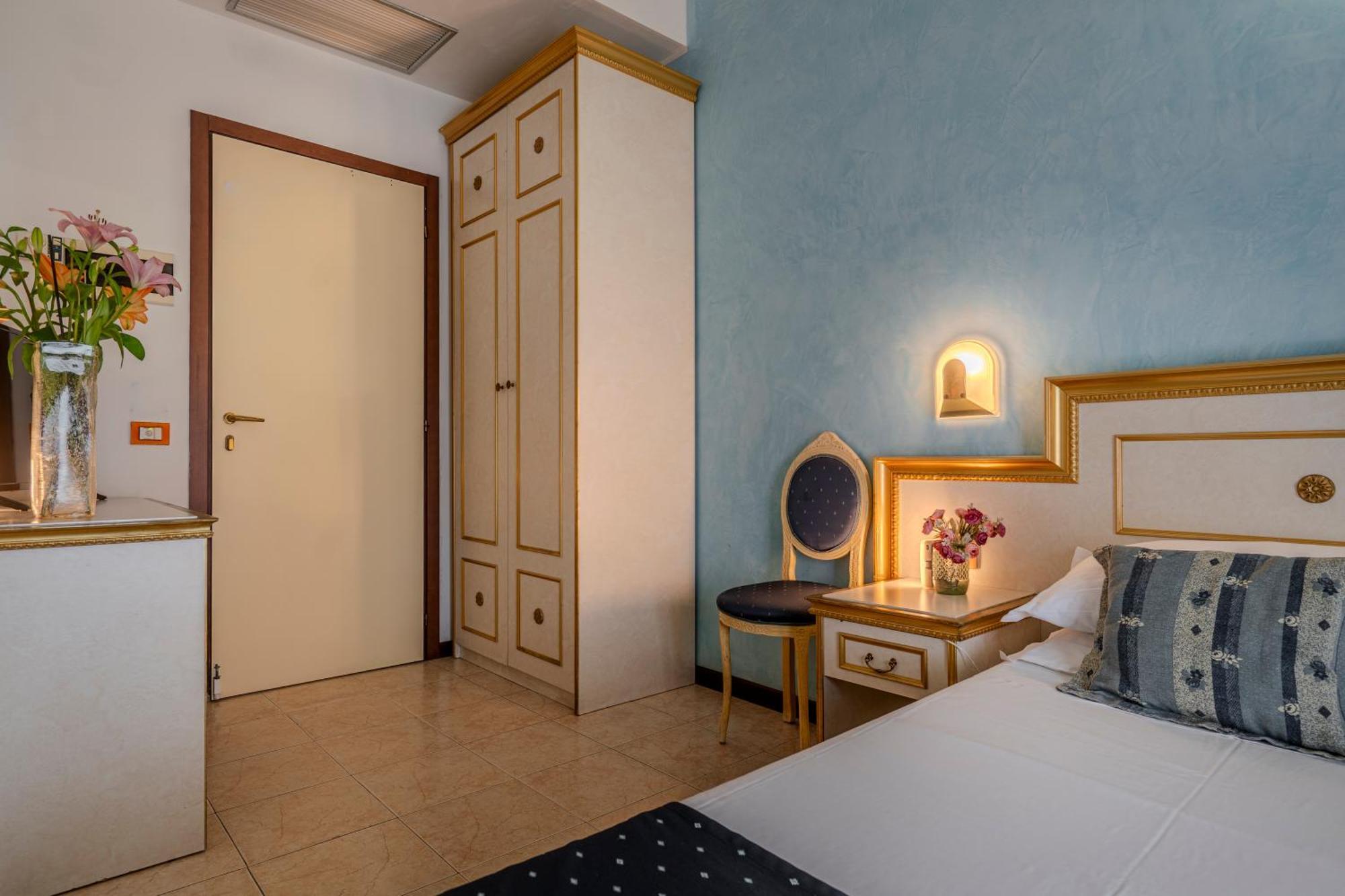 Hotel King Rimini Kültér fotó